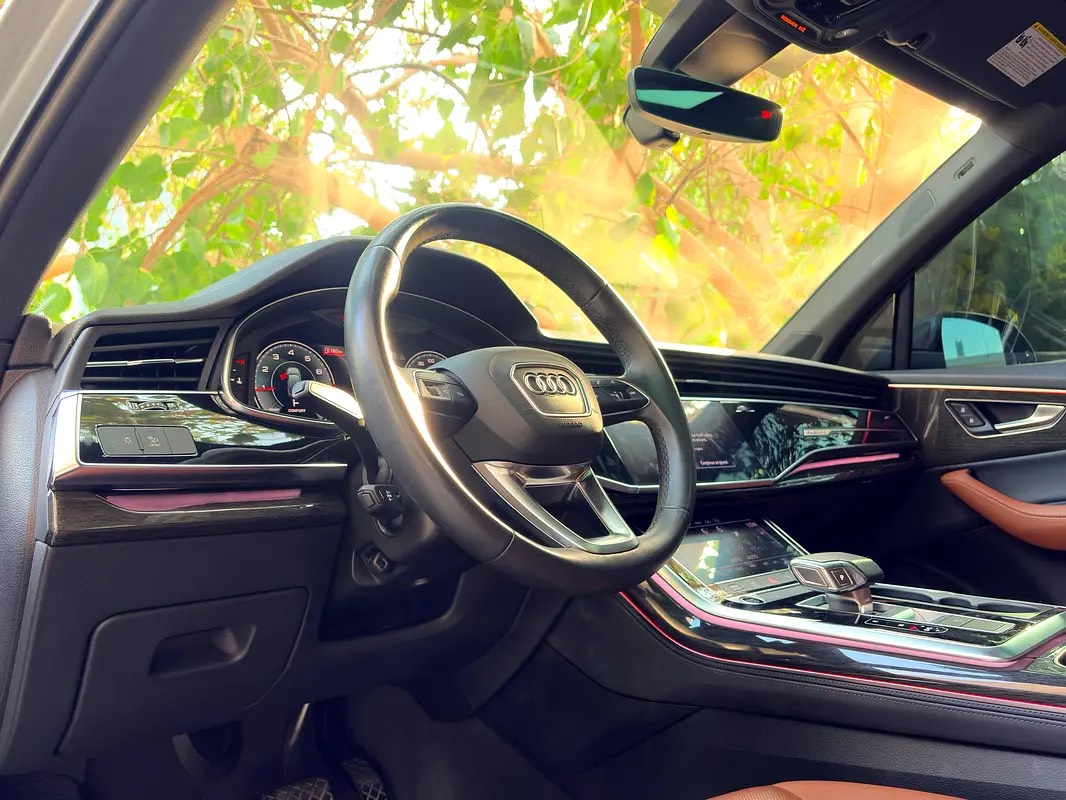 Audi Q7 45 TFSI quattro Luxury photo 5