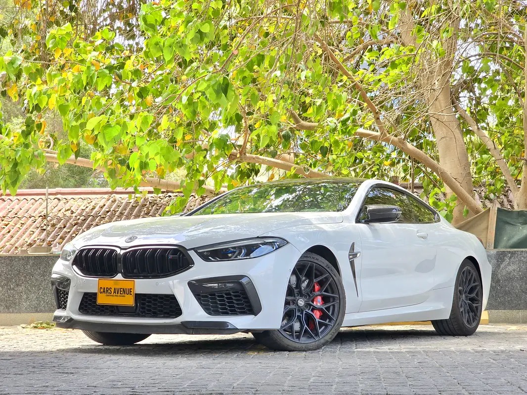 BMW M8 Coupe photo 2