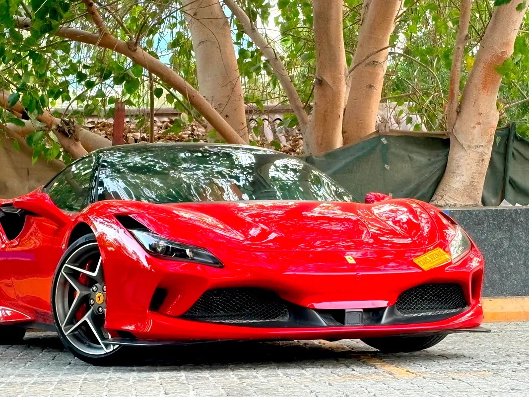 Ferrari F8 Tributo photo 2