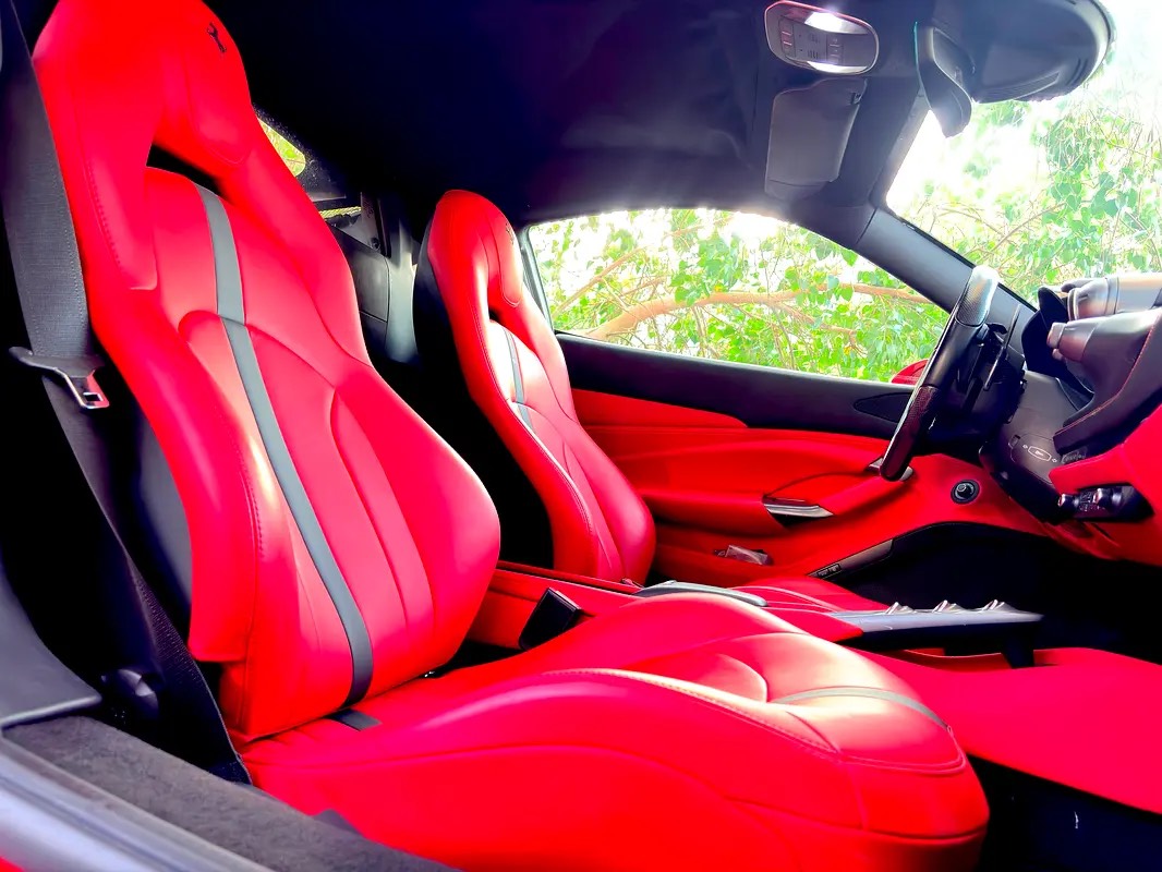 Ferrari F8 Tributo photo 7