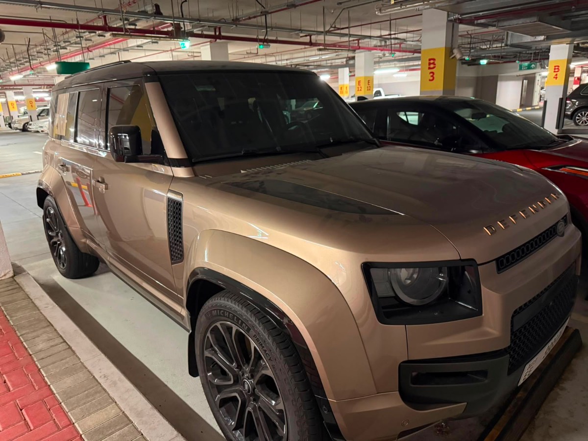 Land Rover Defender