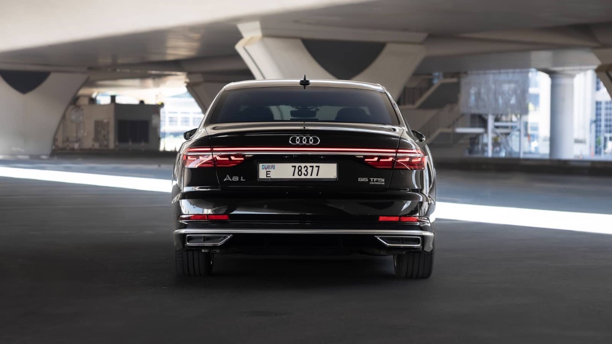 Audi A8 photo 2