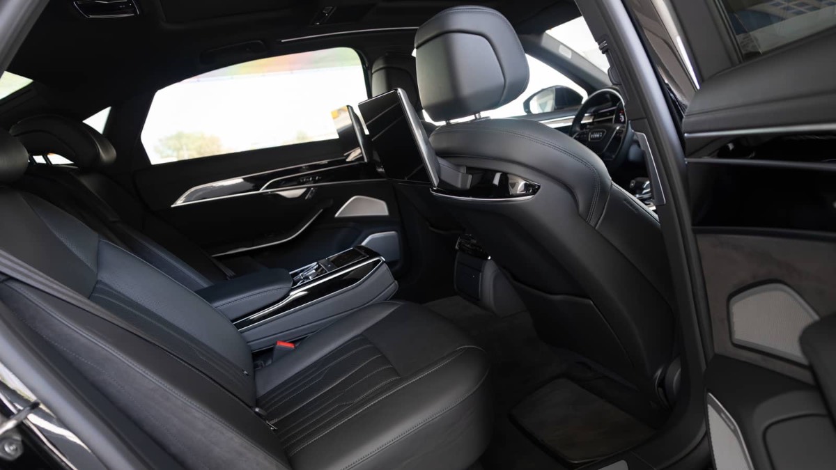 Audi A8 photo 7