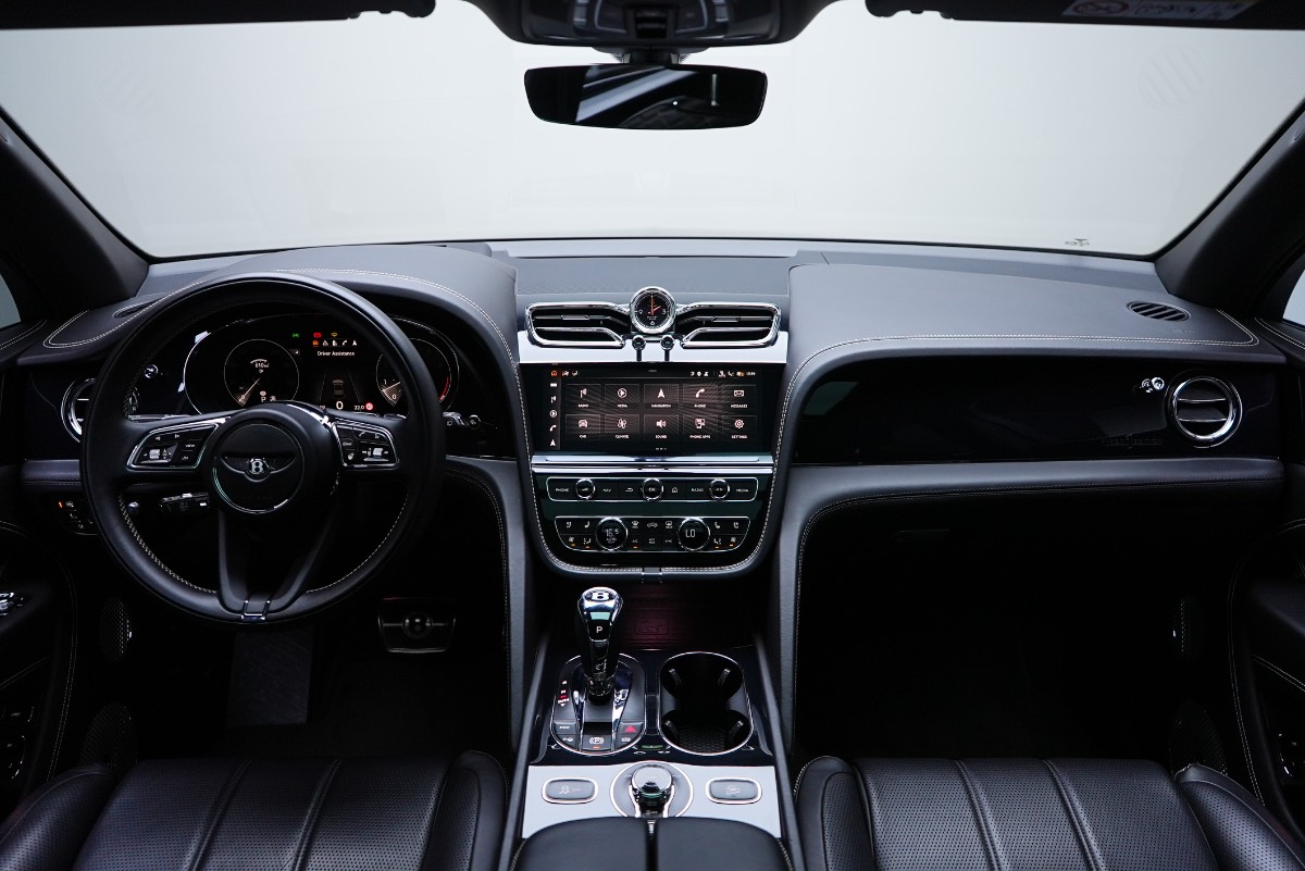 Bentley Bentayga photo 7