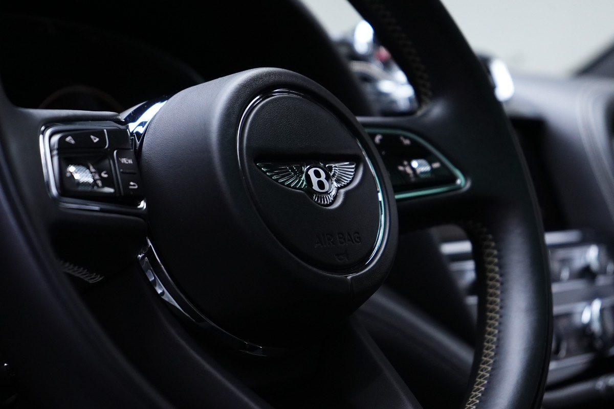 Bentley Bentayga photo 8