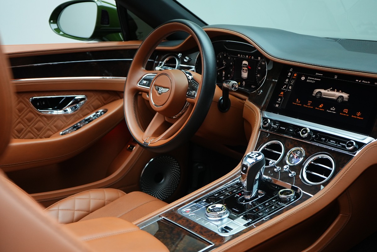 Bentley Continental GT photo 8