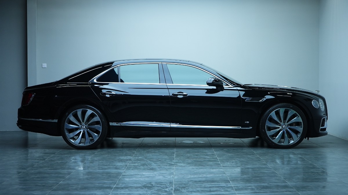 Bentley Flying Spur photo 3