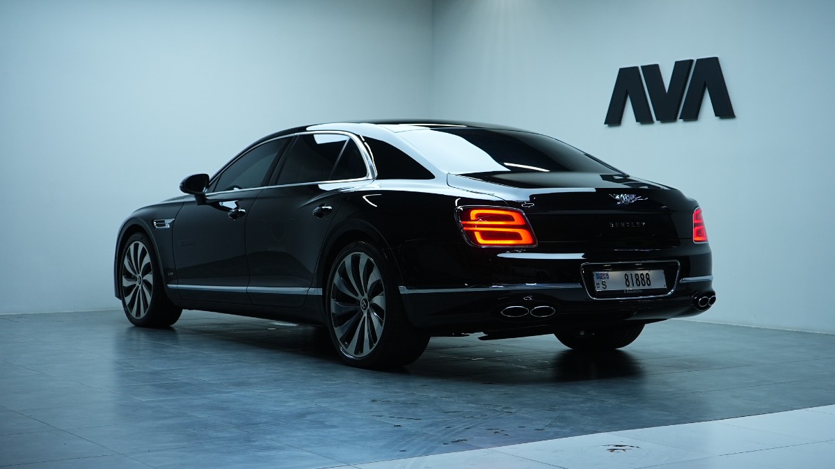 Bentley Flying Spur photo 5