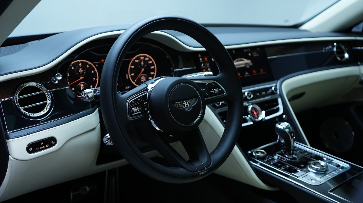 Bentley Flying Spur photo 6
