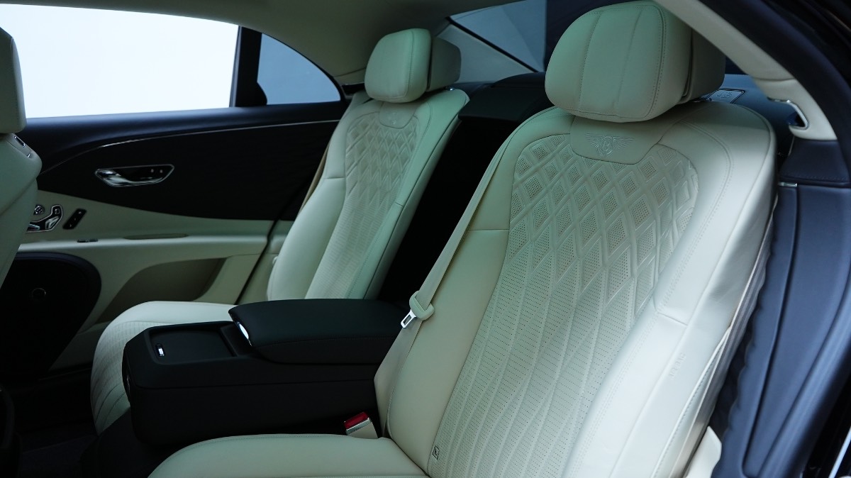 Bentley Flying Spur photo 9