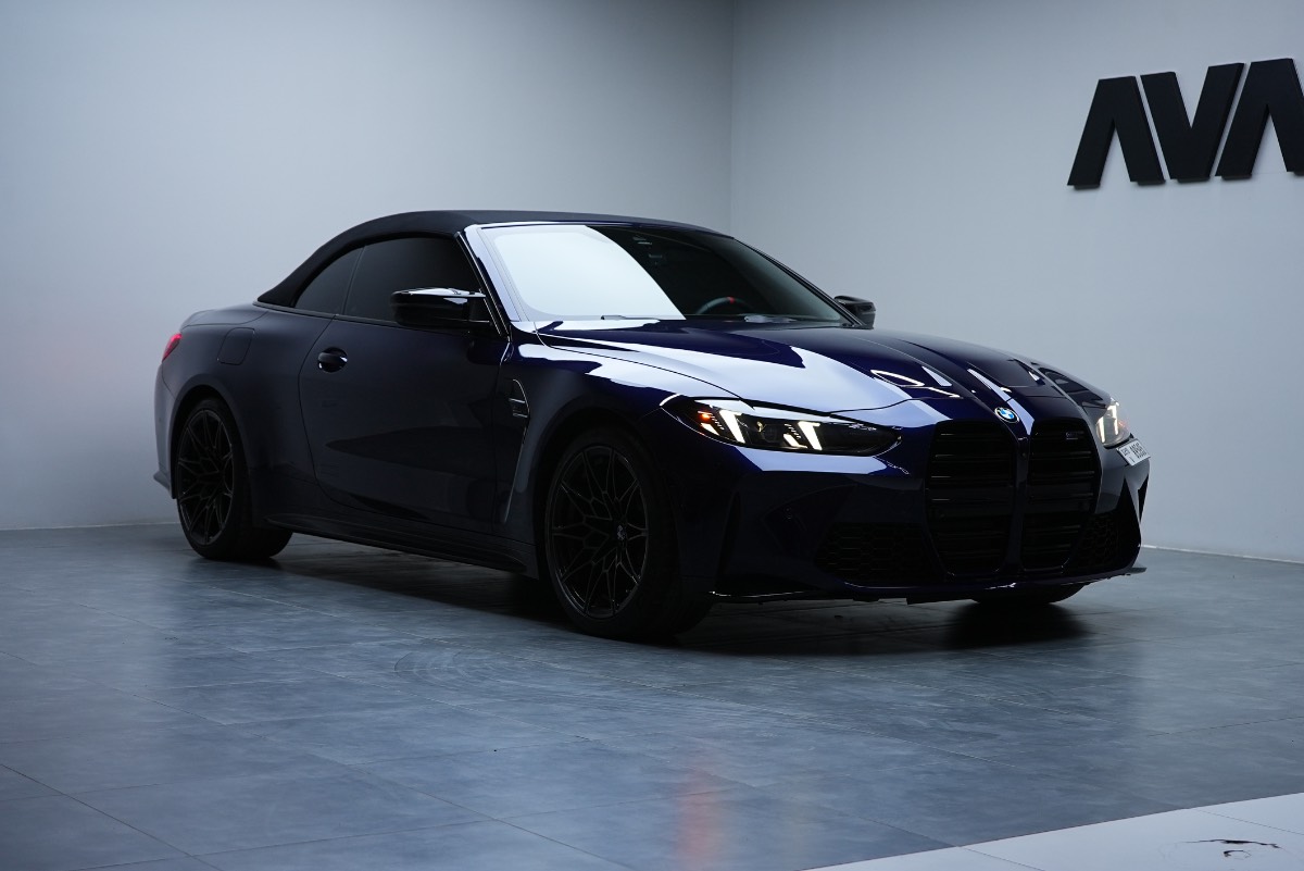 BMW M4 photo 2