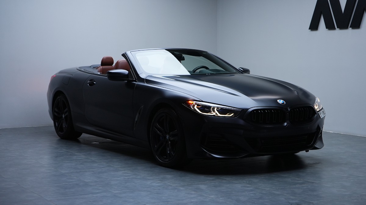 BMW 8 Series photo 2