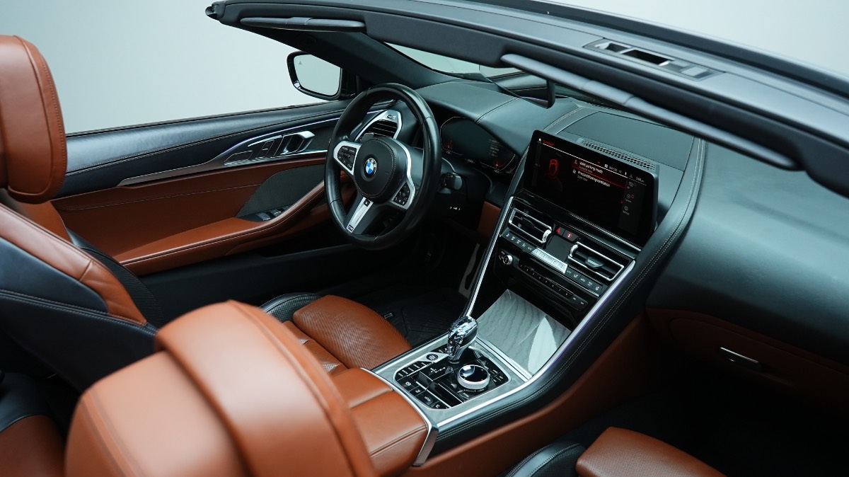 BMW 8 Series photo 10