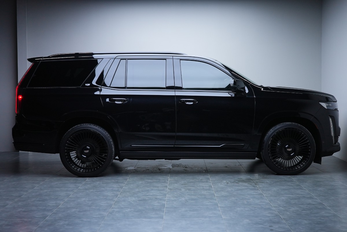 Cadillac Escalade photo 3