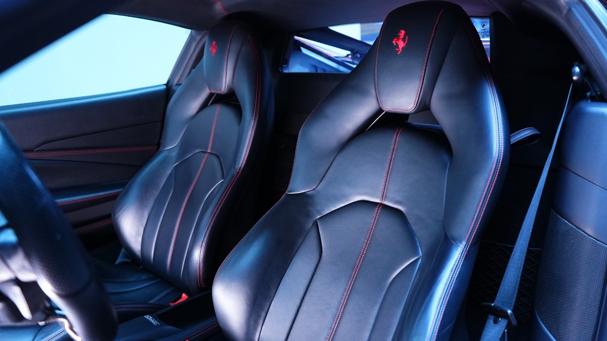 Ferrari F8 Tributo photo 9