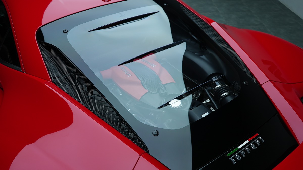 Ferrari F8 Tributo photo 11