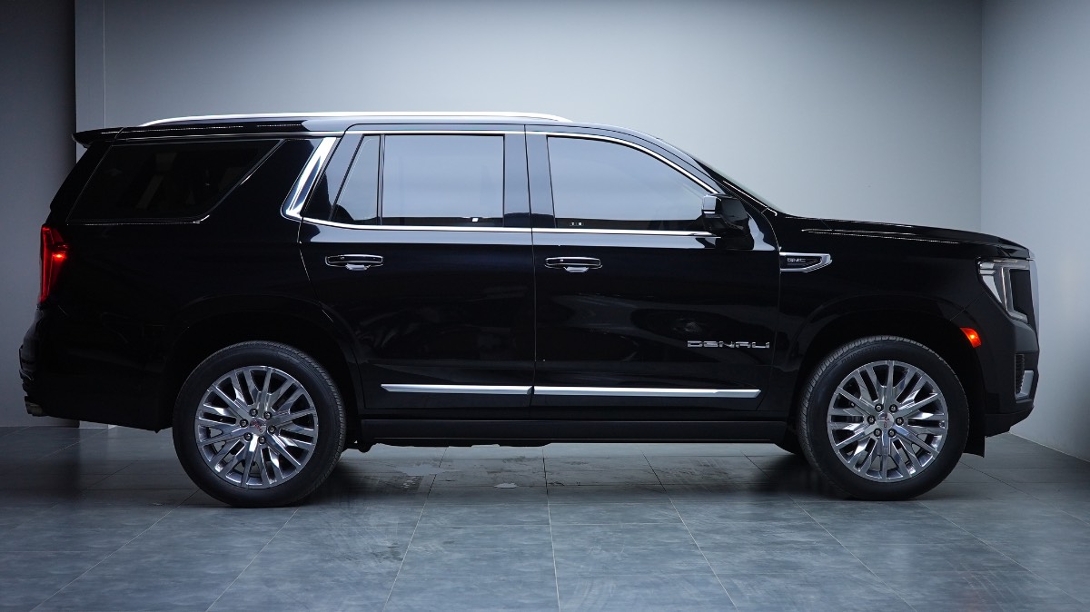 GMC Yukon photo 3