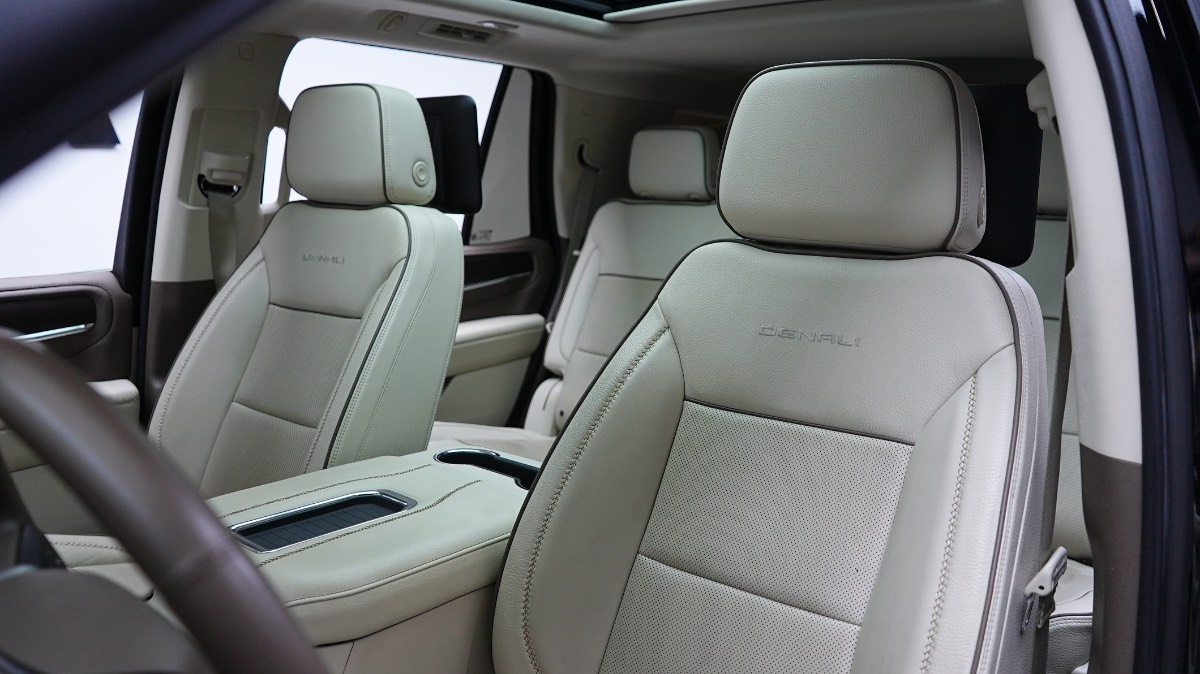 GMC Yukon photo 7