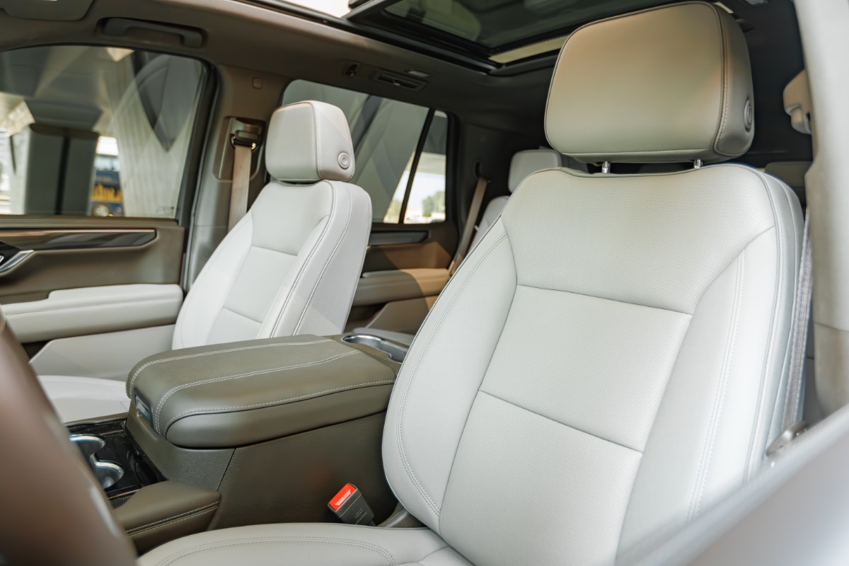 GMC Yukon photo 8