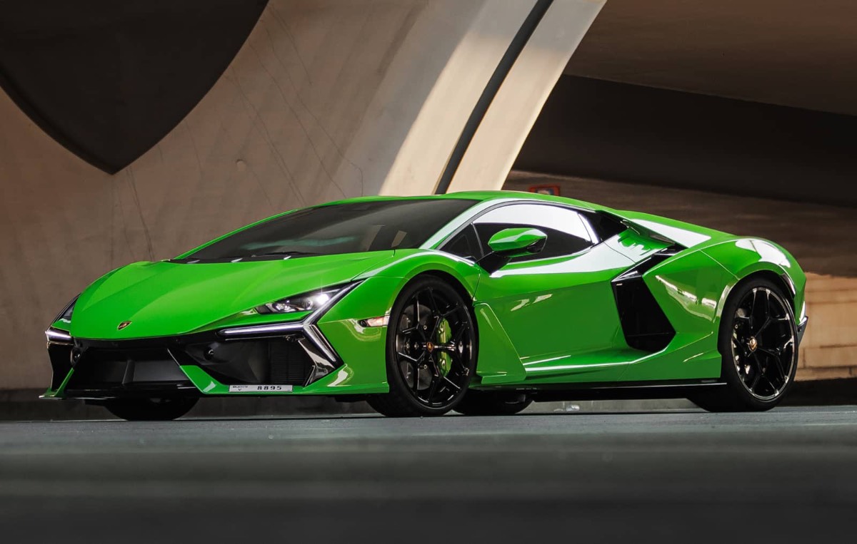 Lamborghini Revuelto