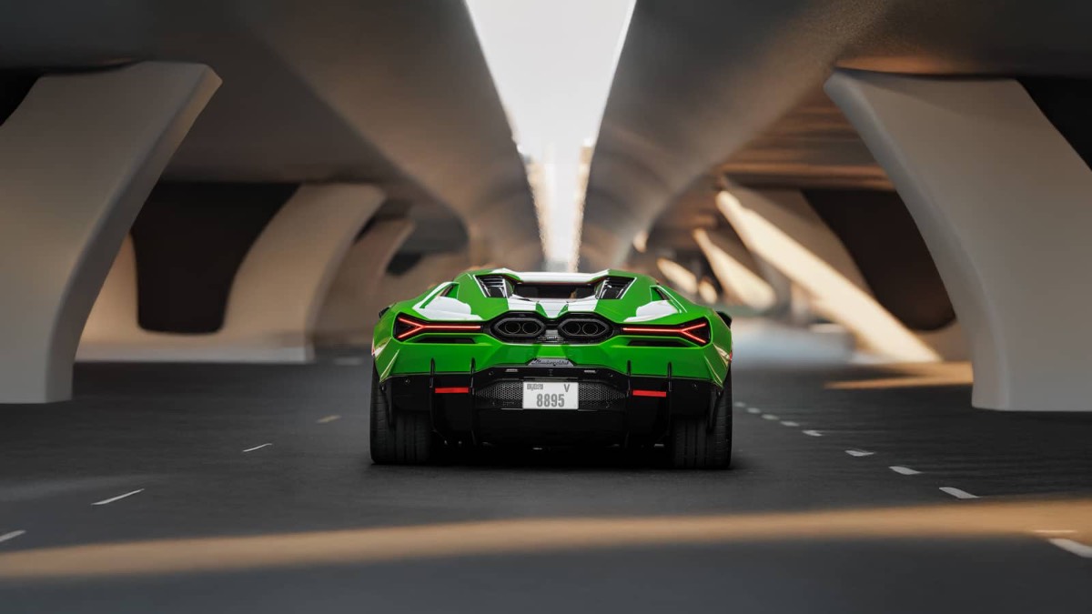 Lamborghini Revuelto photo 4