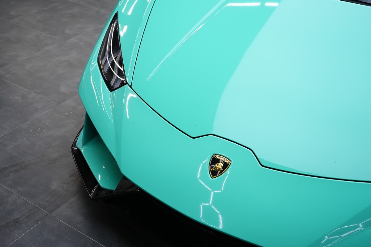 Lamborghini Huracan photo 2