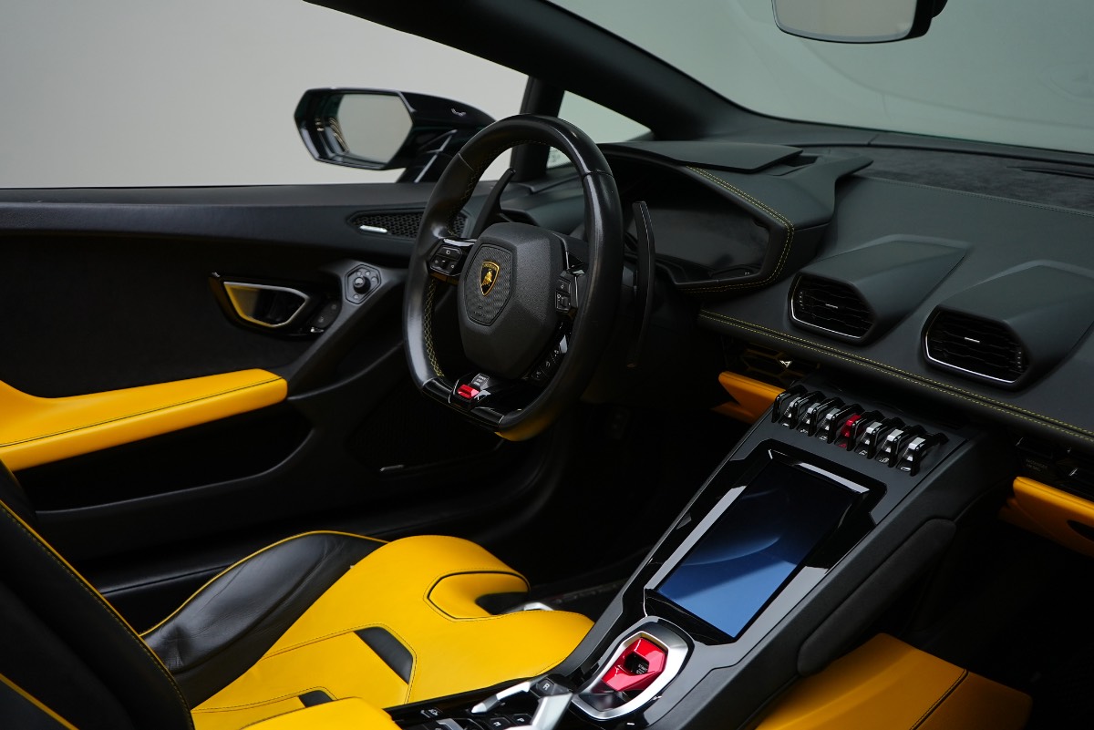 Lamborghini Huracan photo 9