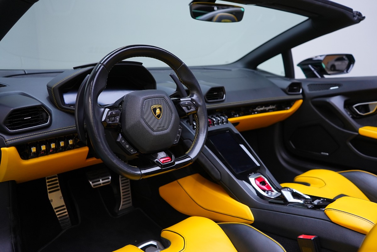 Lamborghini Huracan photo 10