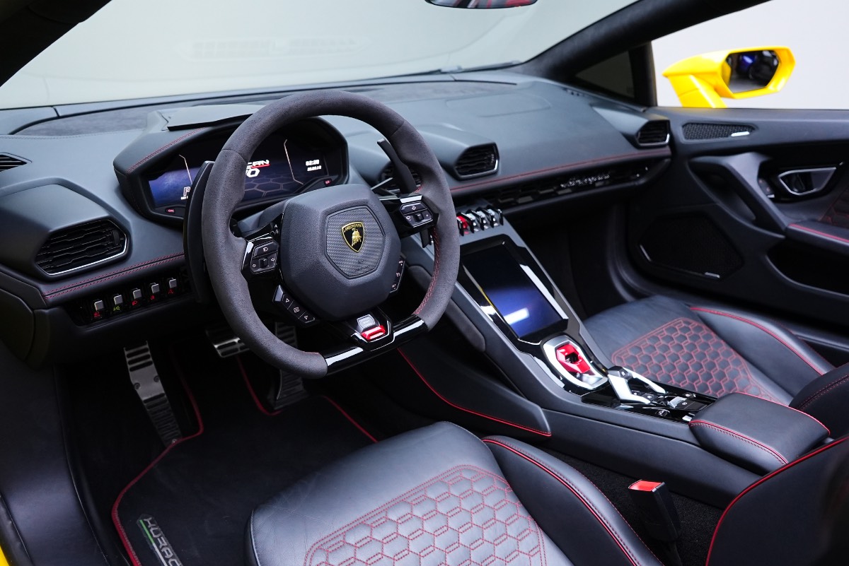 Lamborghini Huracan photo 8