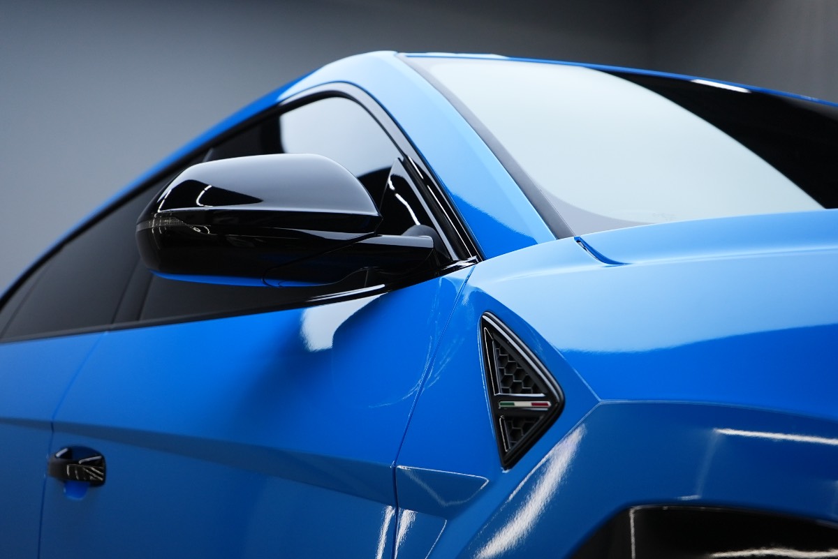 Lamborghini Urus photo 2