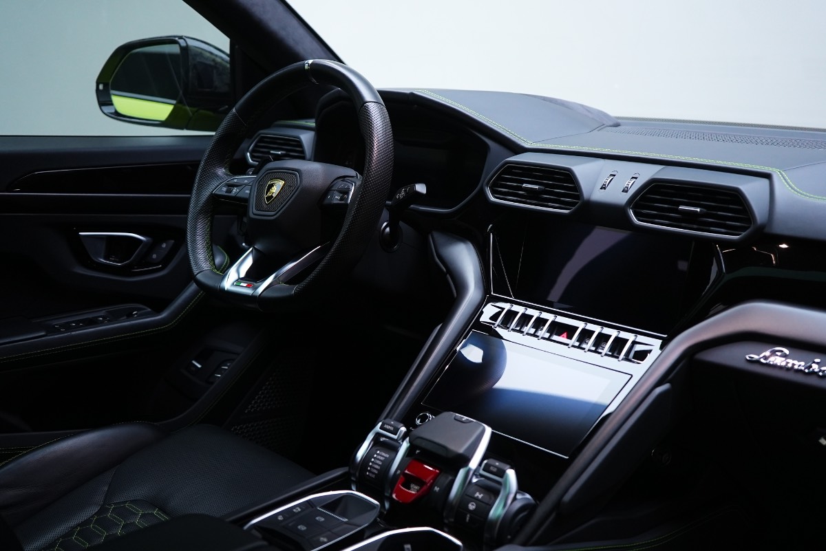 Lamborghini Urus photo 9