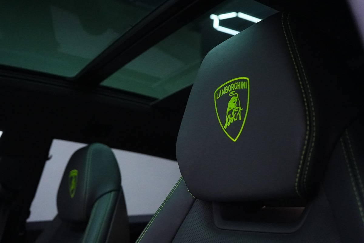 Lamborghini Urus photo 11