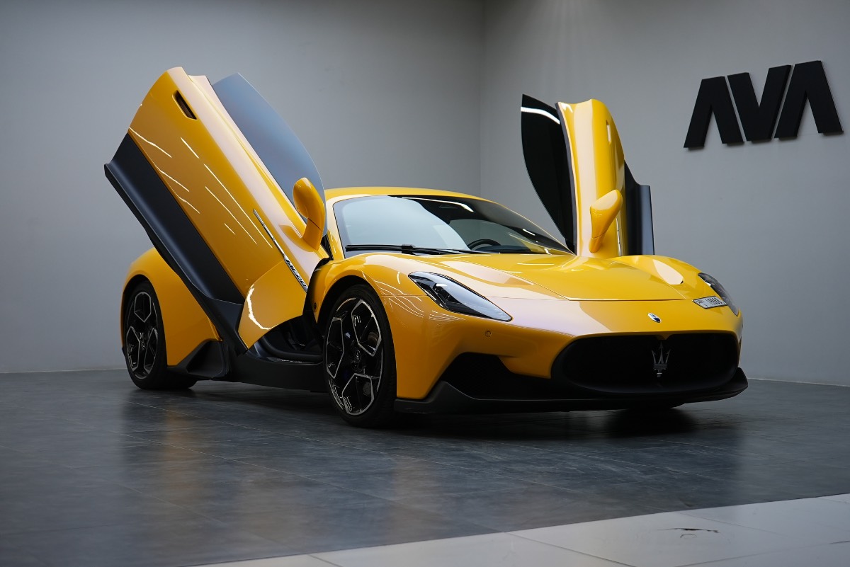 Maserati MC20 photo 2