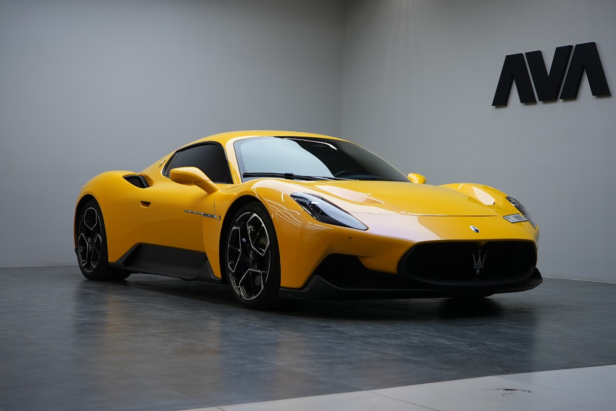 Maserati MC20 photo 3