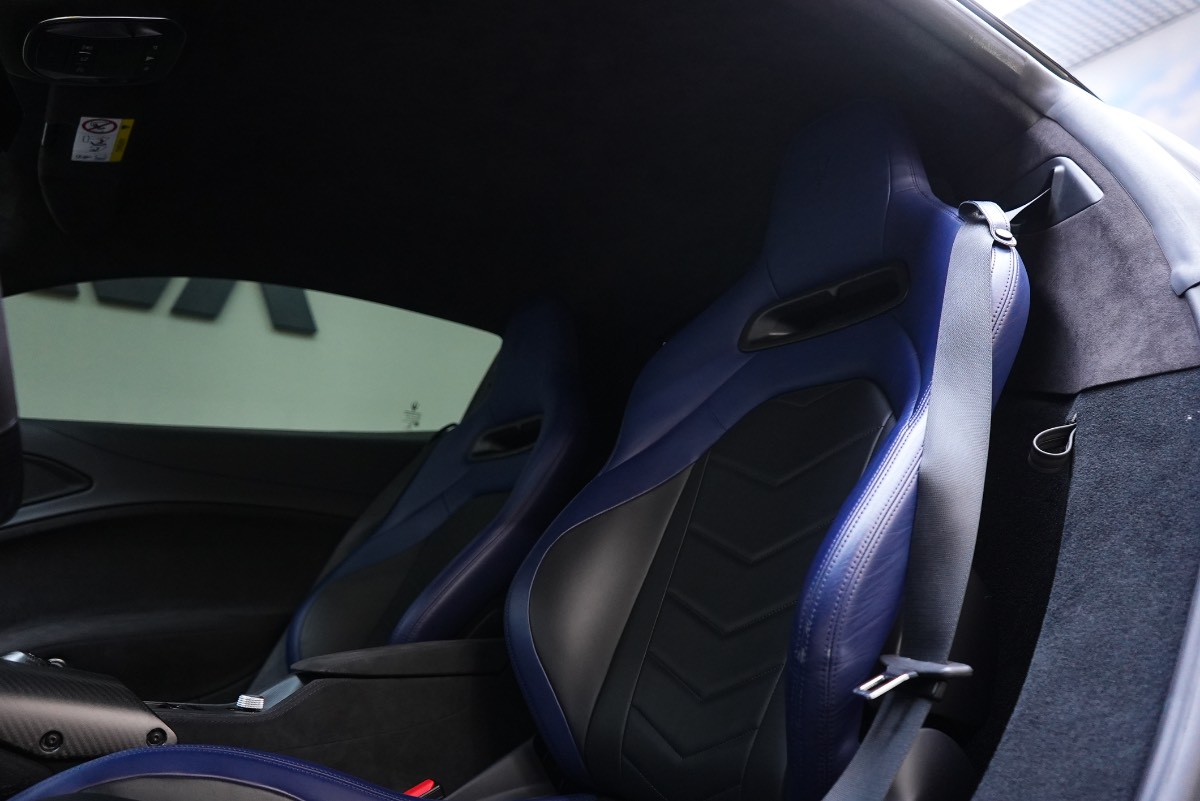 Maserati MC20 photo 10