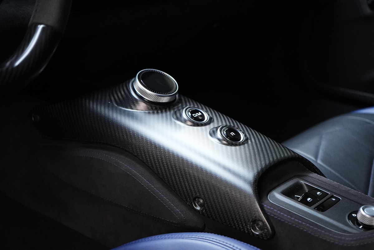 Maserati MC20 photo 11