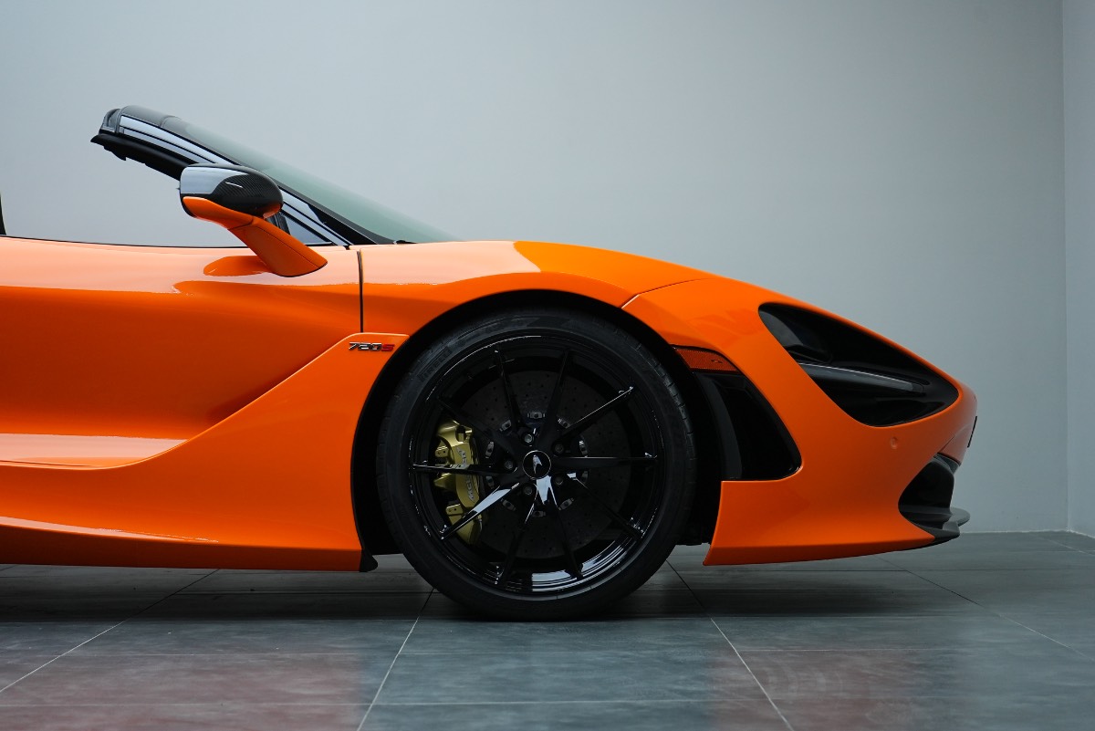 McLaren 720S photo 6