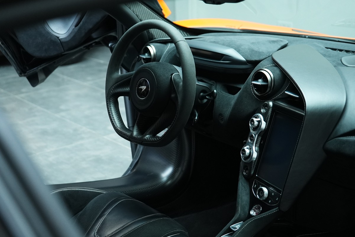 McLaren 720S photo 8