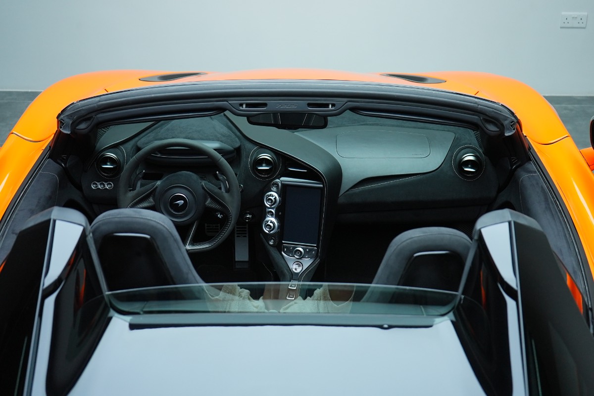McLaren 720S photo 10