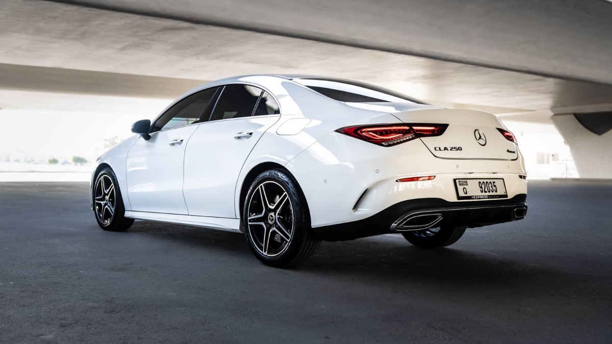 Mercedes-Benz CLA photo 2