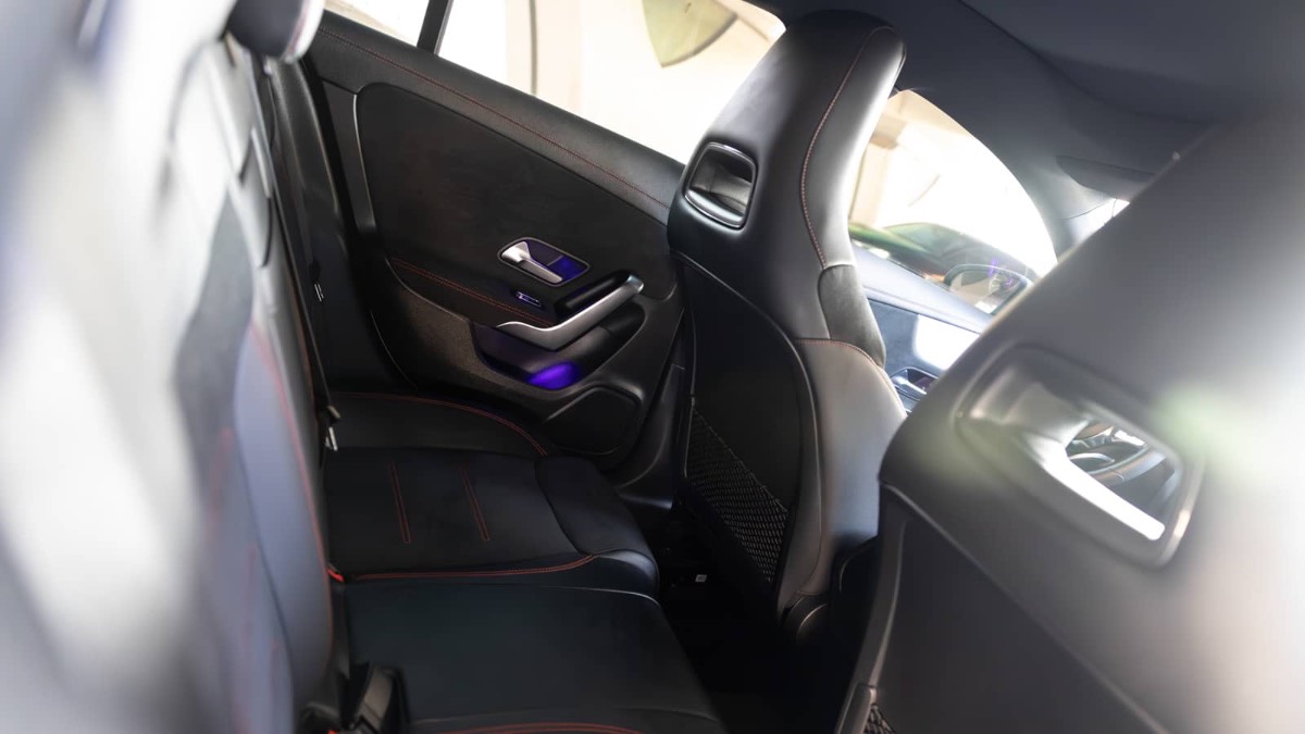 Mercedes-Benz CLA photo 8