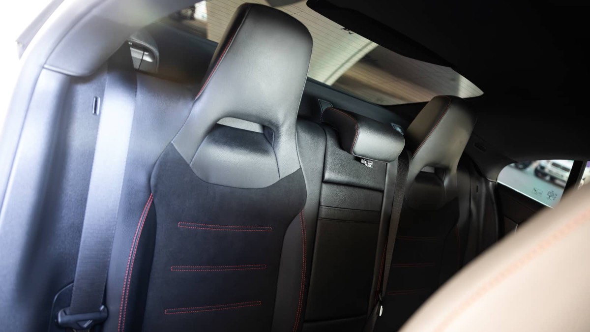 Mercedes-Benz CLA photo 9
