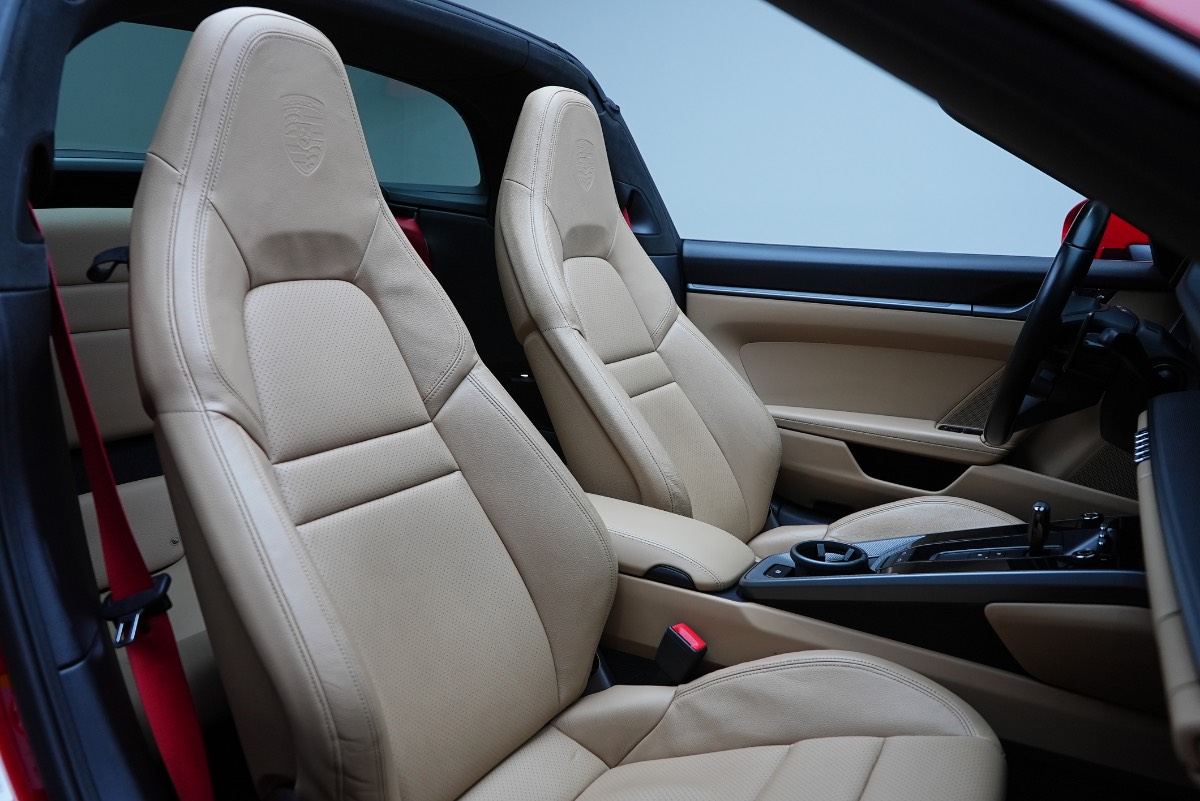 Porsche 911 photo 9