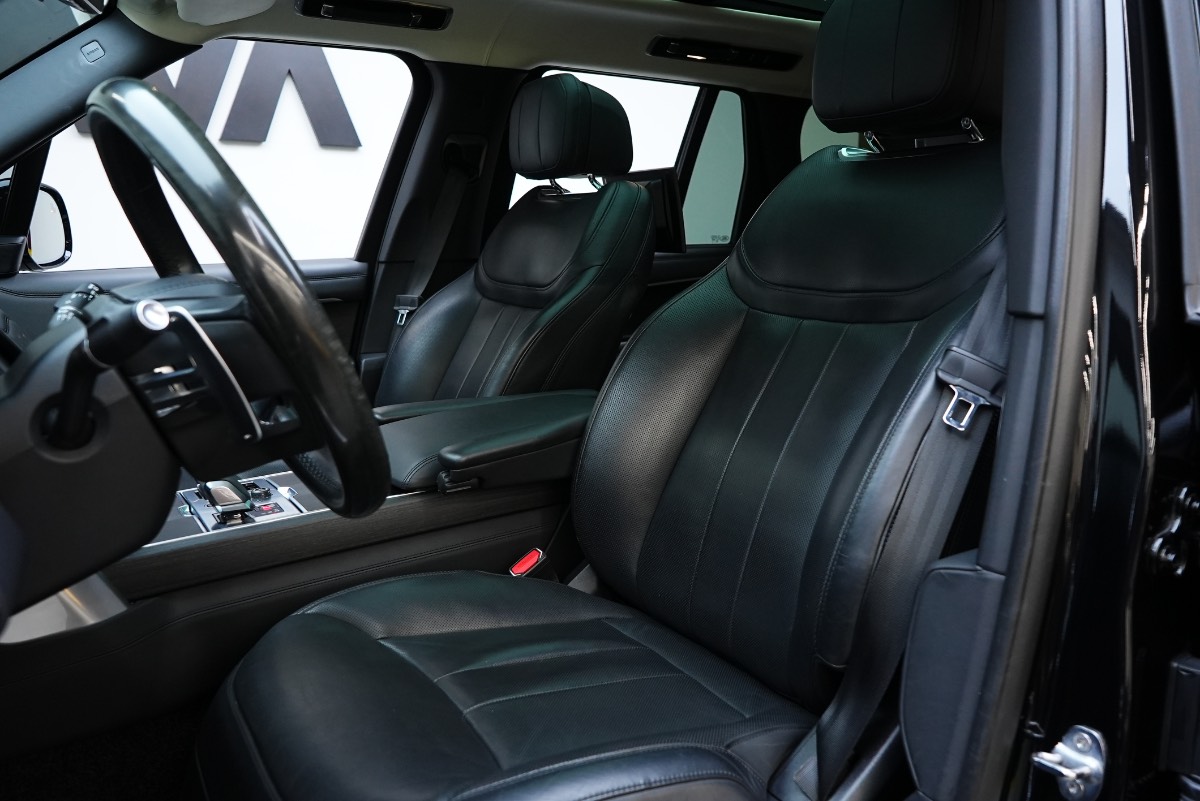 Land Rover Range Rover photo 8