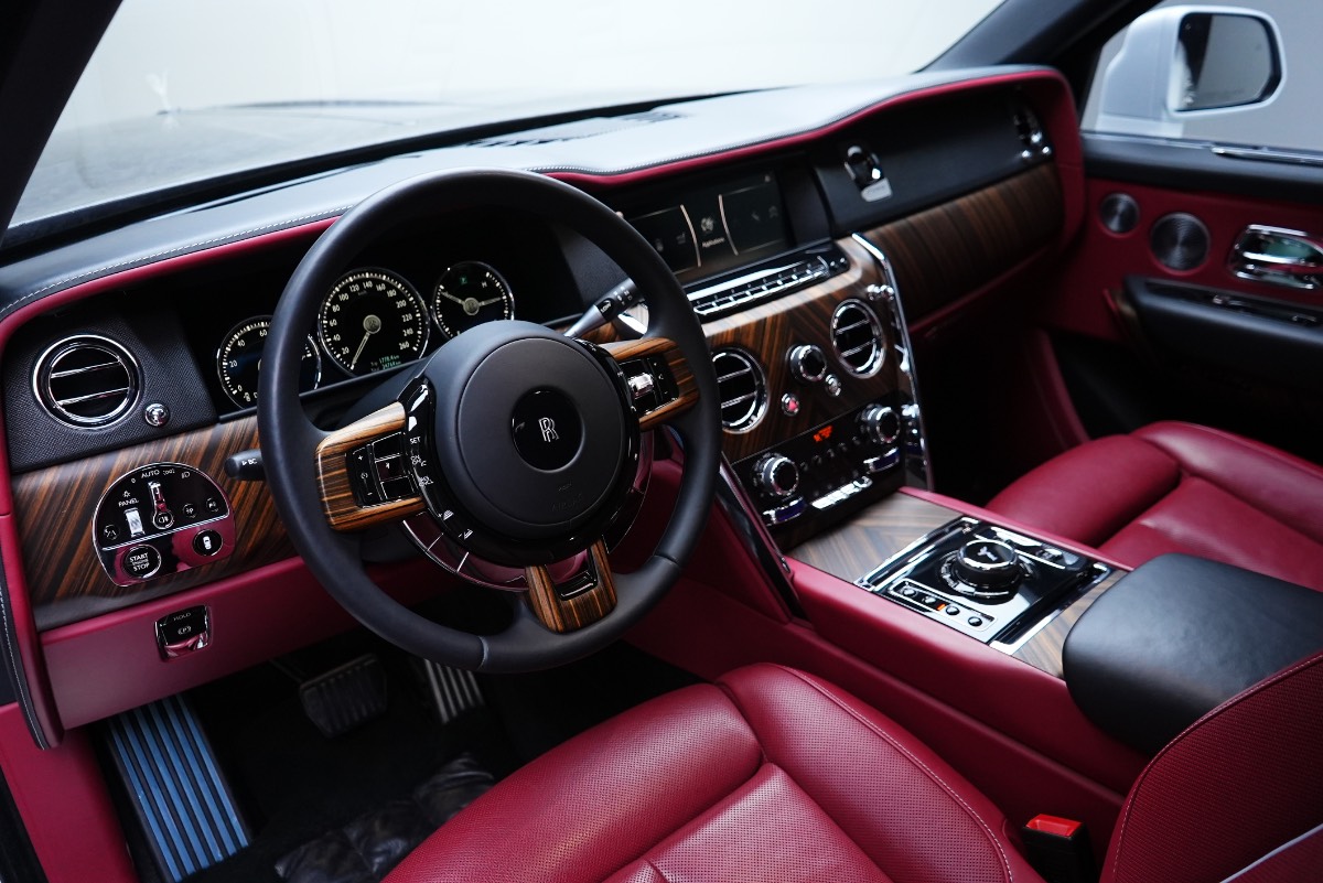 Rolls-Royce Cullinan photo 7