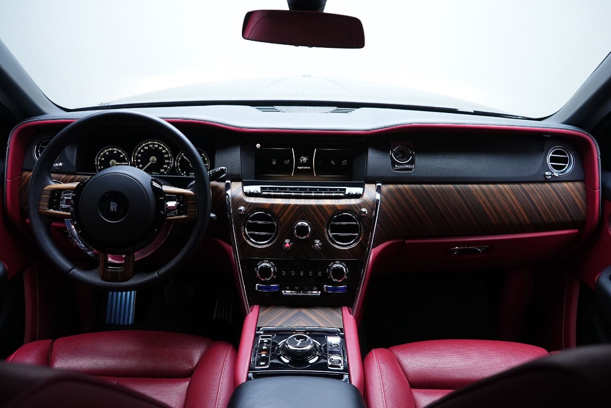 Rolls-Royce Cullinan photo 8