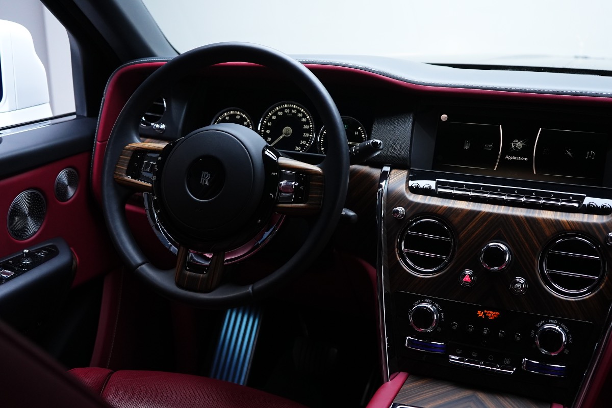 Rolls-Royce Cullinan photo 10