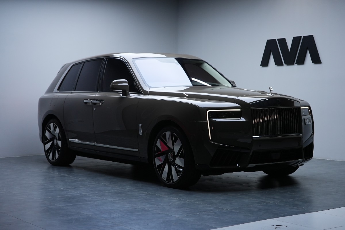 Rolls-Royce Cullinan photo 2