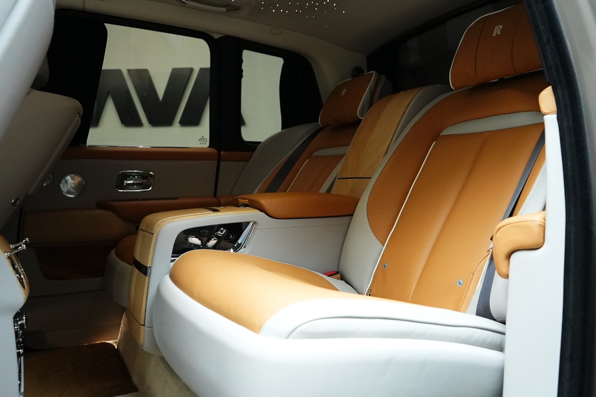 Rolls-Royce Cullinan photo 8