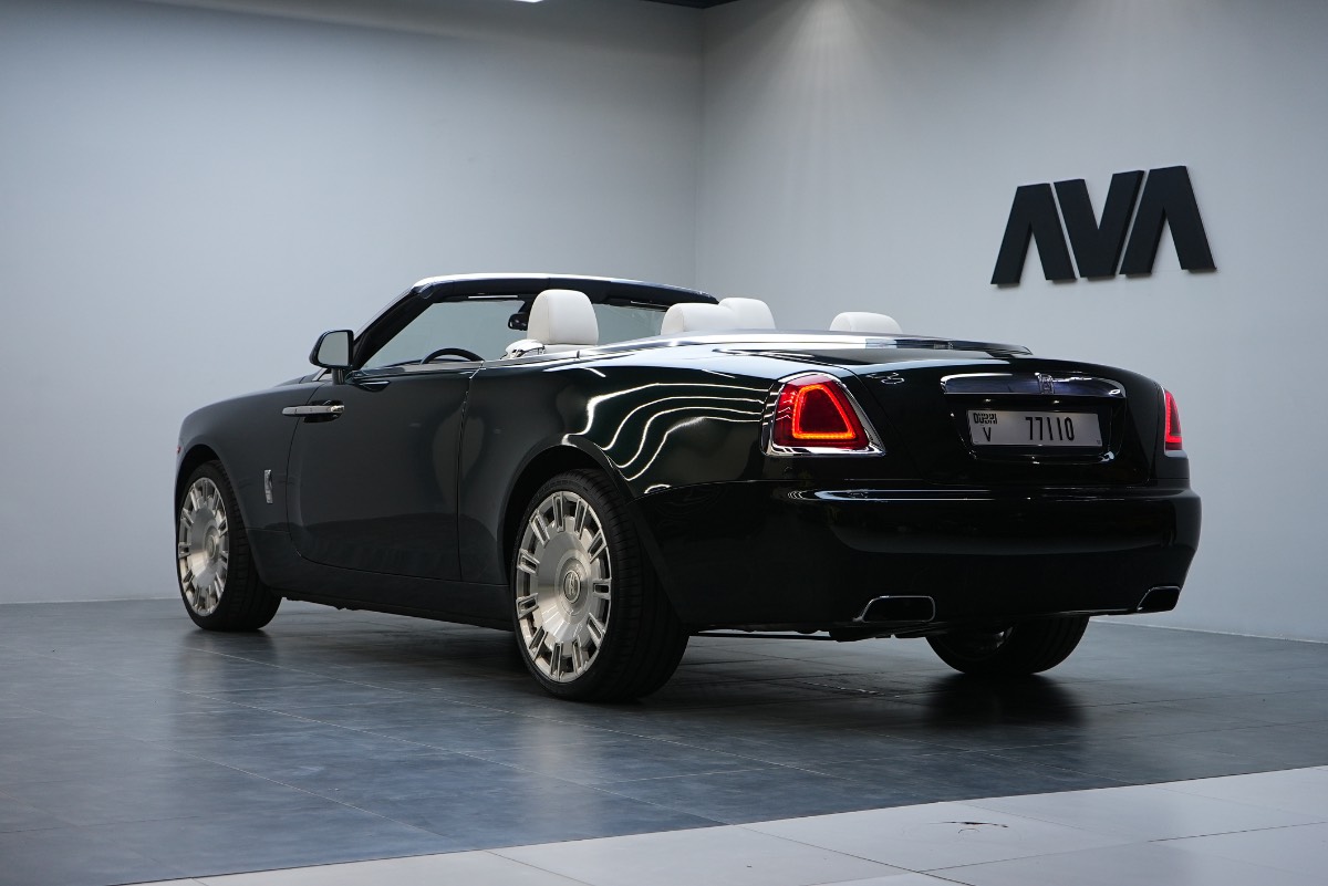 Rolls-Royce Dawn photo 4